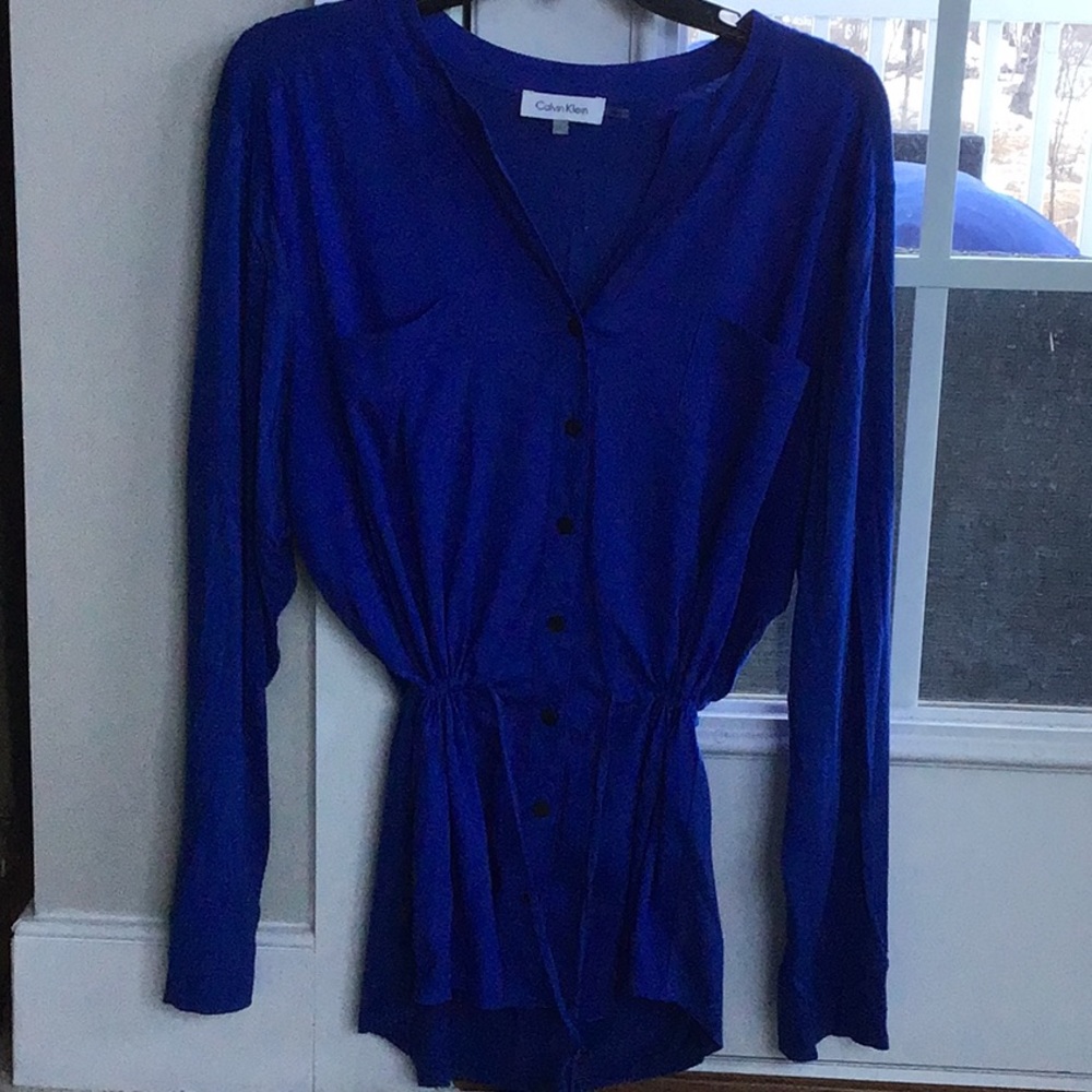 Women’s Calvin Klein cinched waist top. Size L.